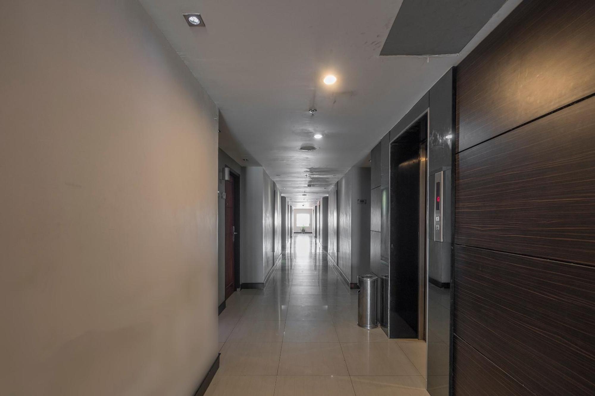 Oyo 1081 Allson City Hotel Makassar Esterno foto