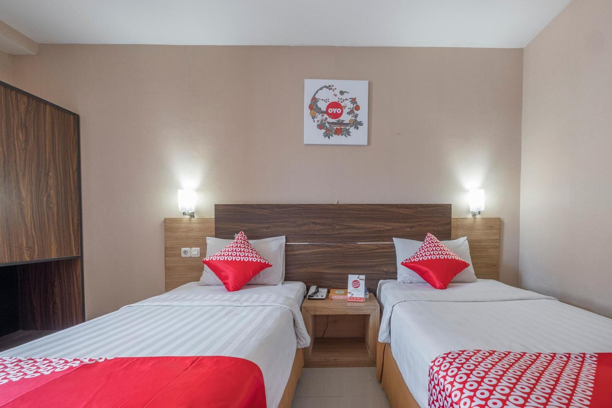 Oyo 1081 Allson City Hotel Makassar Esterno foto