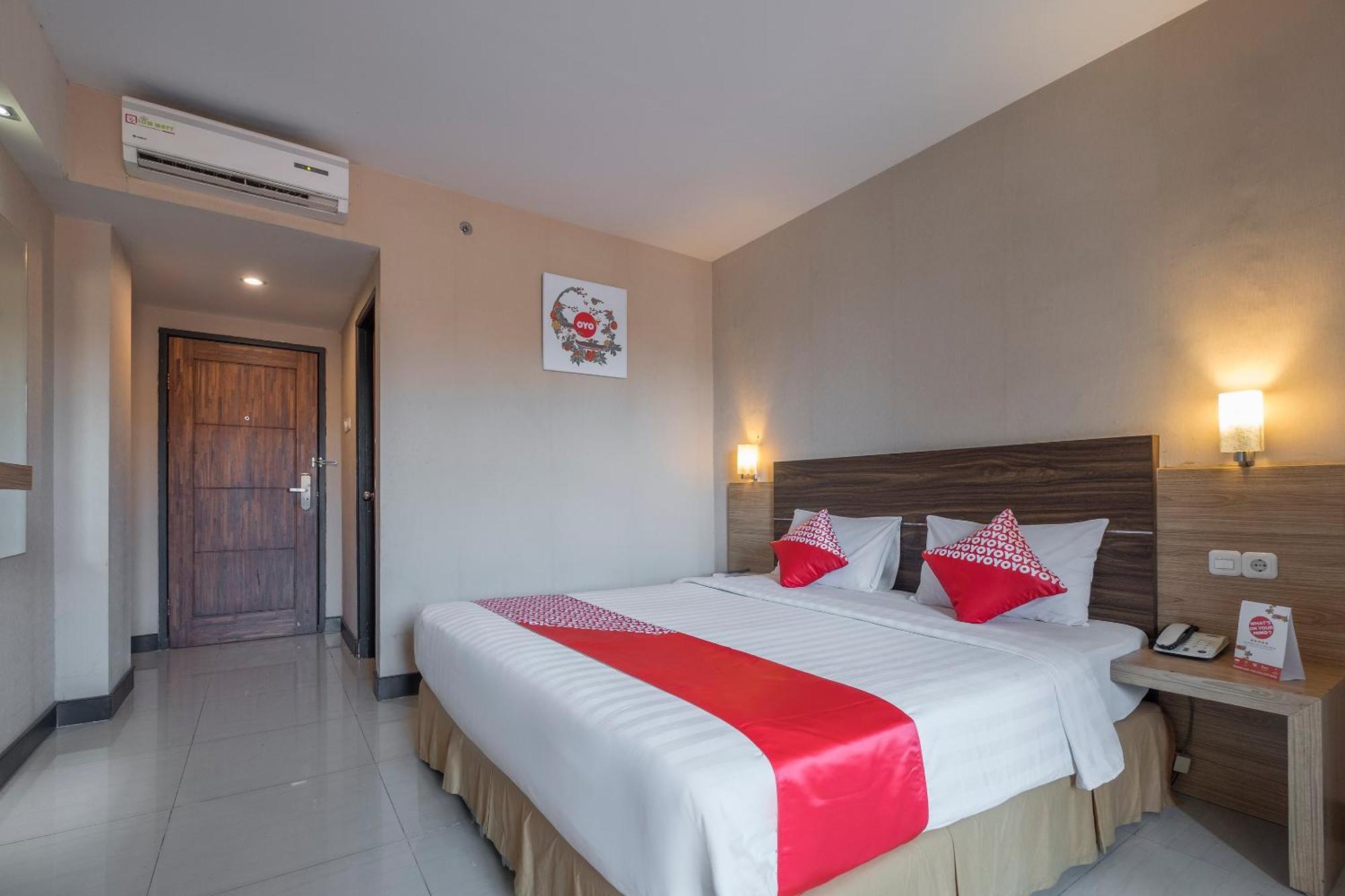 Oyo 1081 Allson City Hotel Makassar Esterno foto