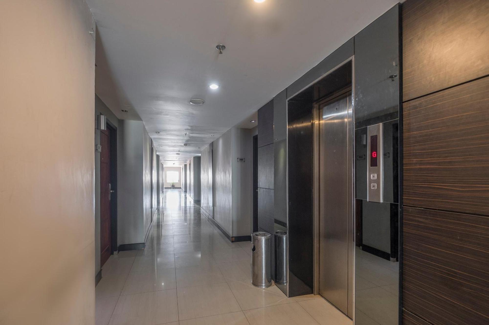 Oyo 1081 Allson City Hotel Makassar Esterno foto