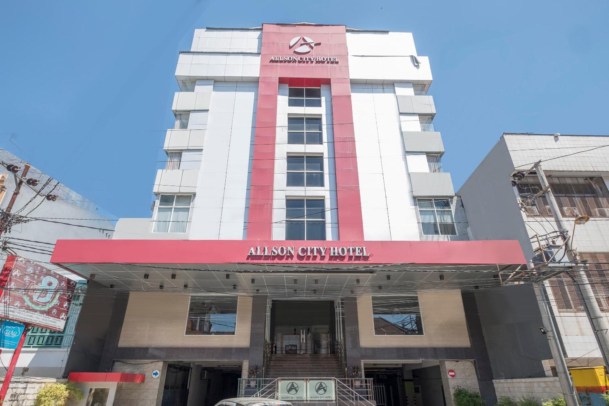 Oyo 1081 Allson City Hotel Makassar Esterno foto