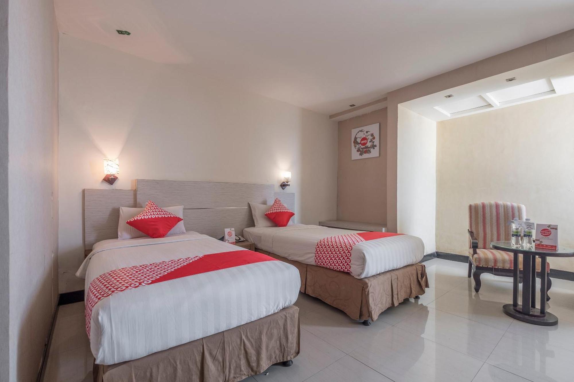 Oyo 1081 Allson City Hotel Makassar Esterno foto